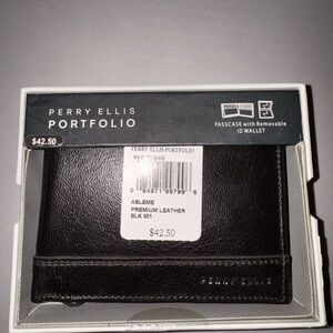 Perry Ellis Black Leather Card Holder